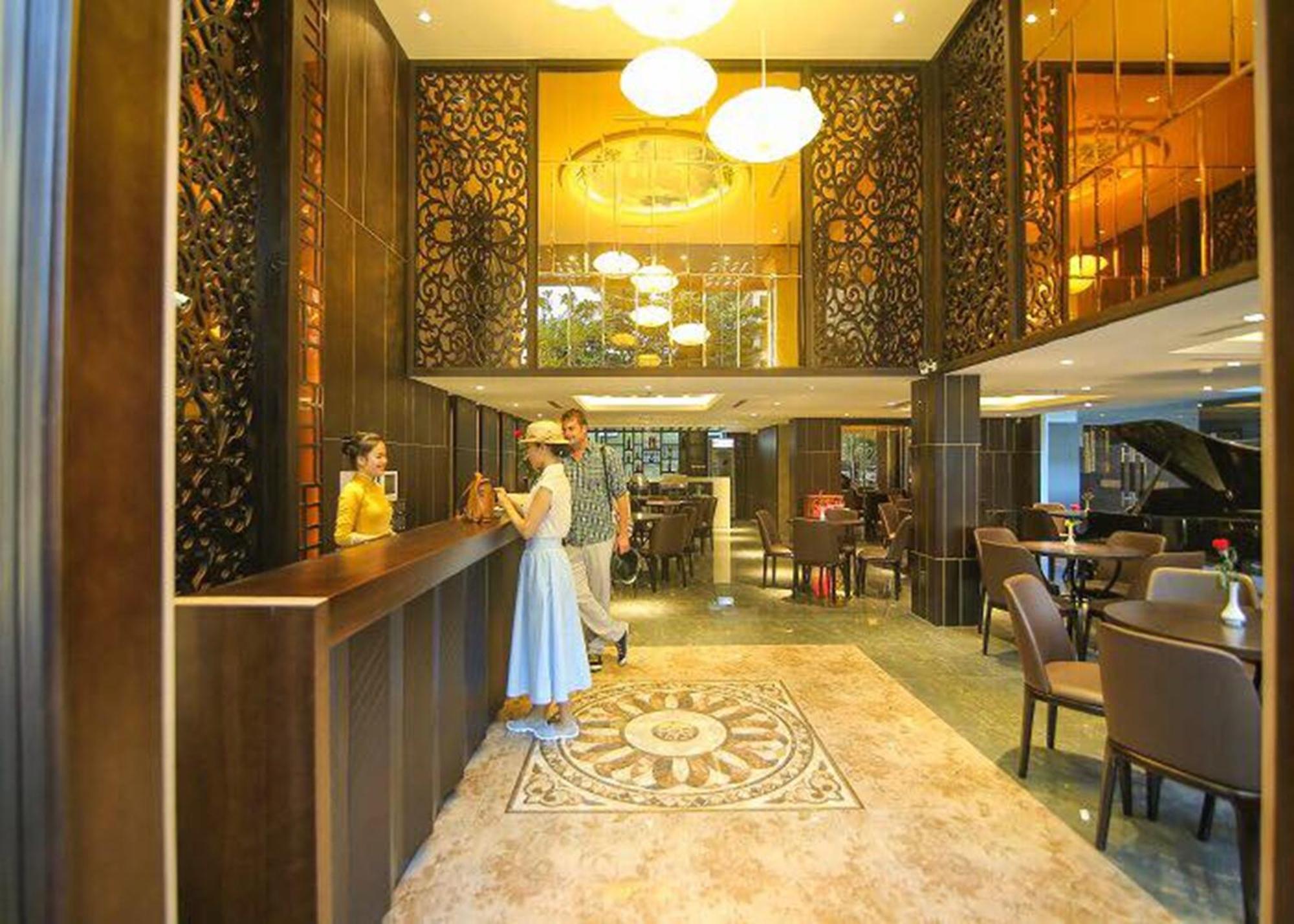 Palazzo Luxury Hotel Da Nang Buitenkant foto