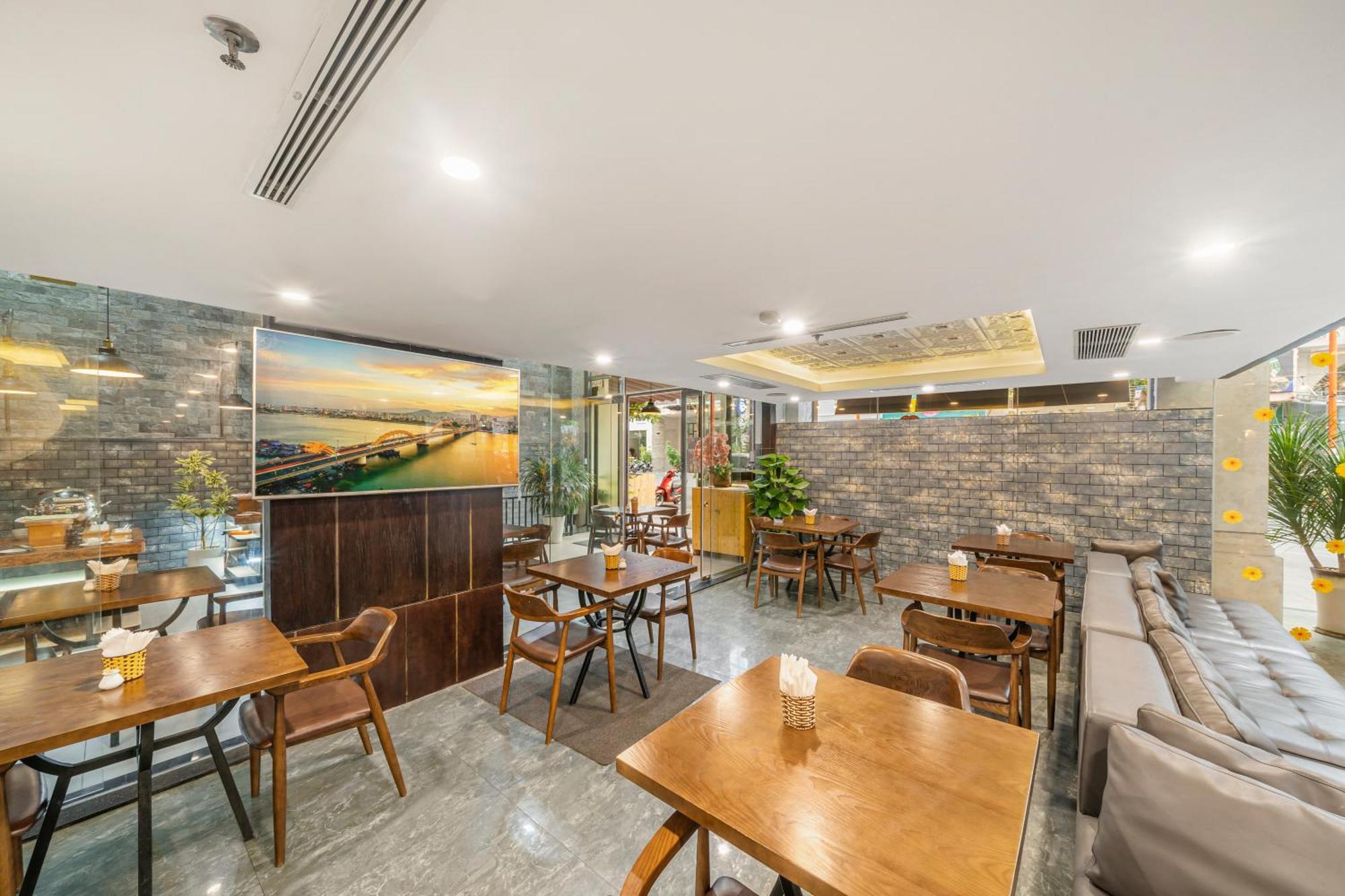 Palazzo Luxury Hotel Da Nang Buitenkant foto